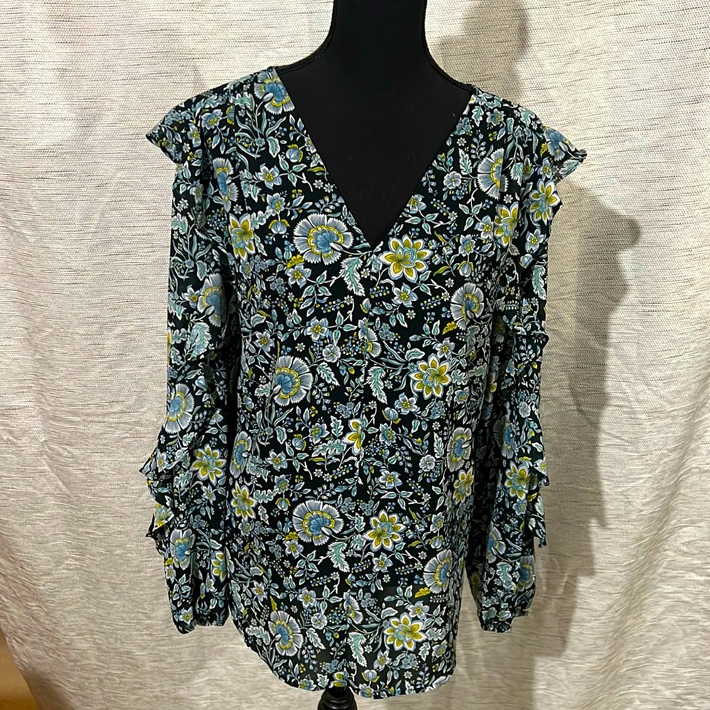 LOFT floral flowy top with ruffle shoulder and sleeves
